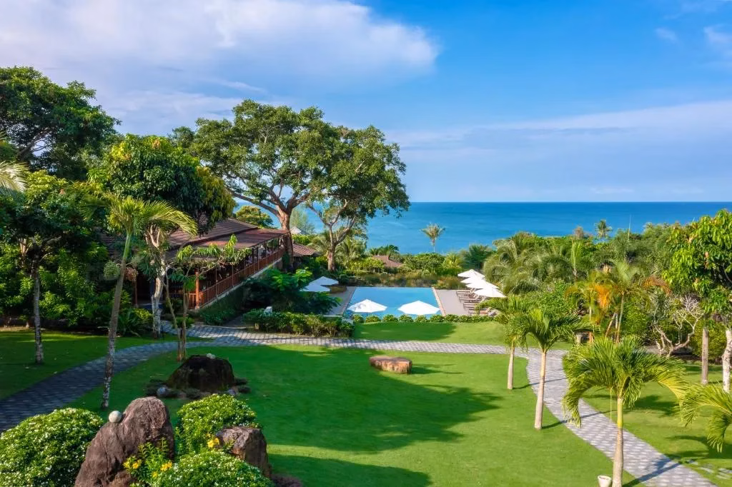 Dvokimnatnyi sviizhyi nomer u hoteli Phu Quoc — rezervuiemo z More Turiv
