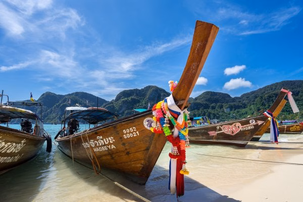 Smachne kharchuvannia v hotelakh Phu Quocu pid chas vidpochynku z More Turiv