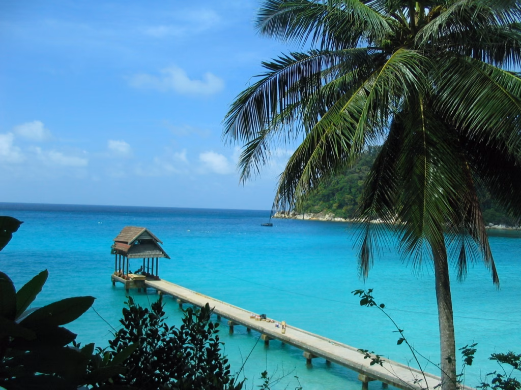 Malaysia coast More Turyv