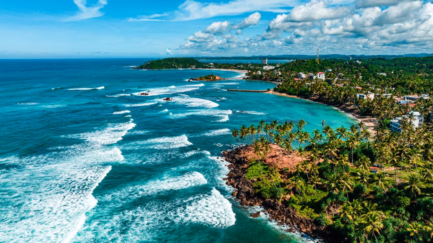 Ocean waves Shri Lanka More Turyv vacation
