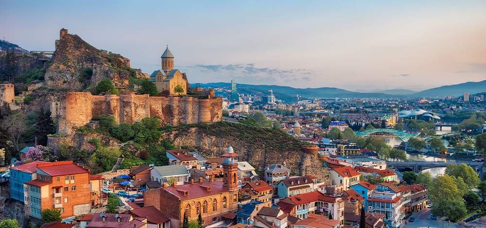 Tbilisi 2025 podorozh More Turiv